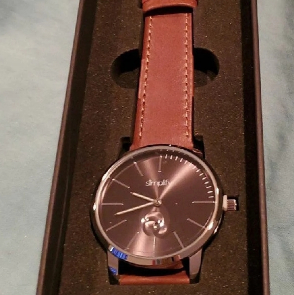 Watch - Picture 2 of 6